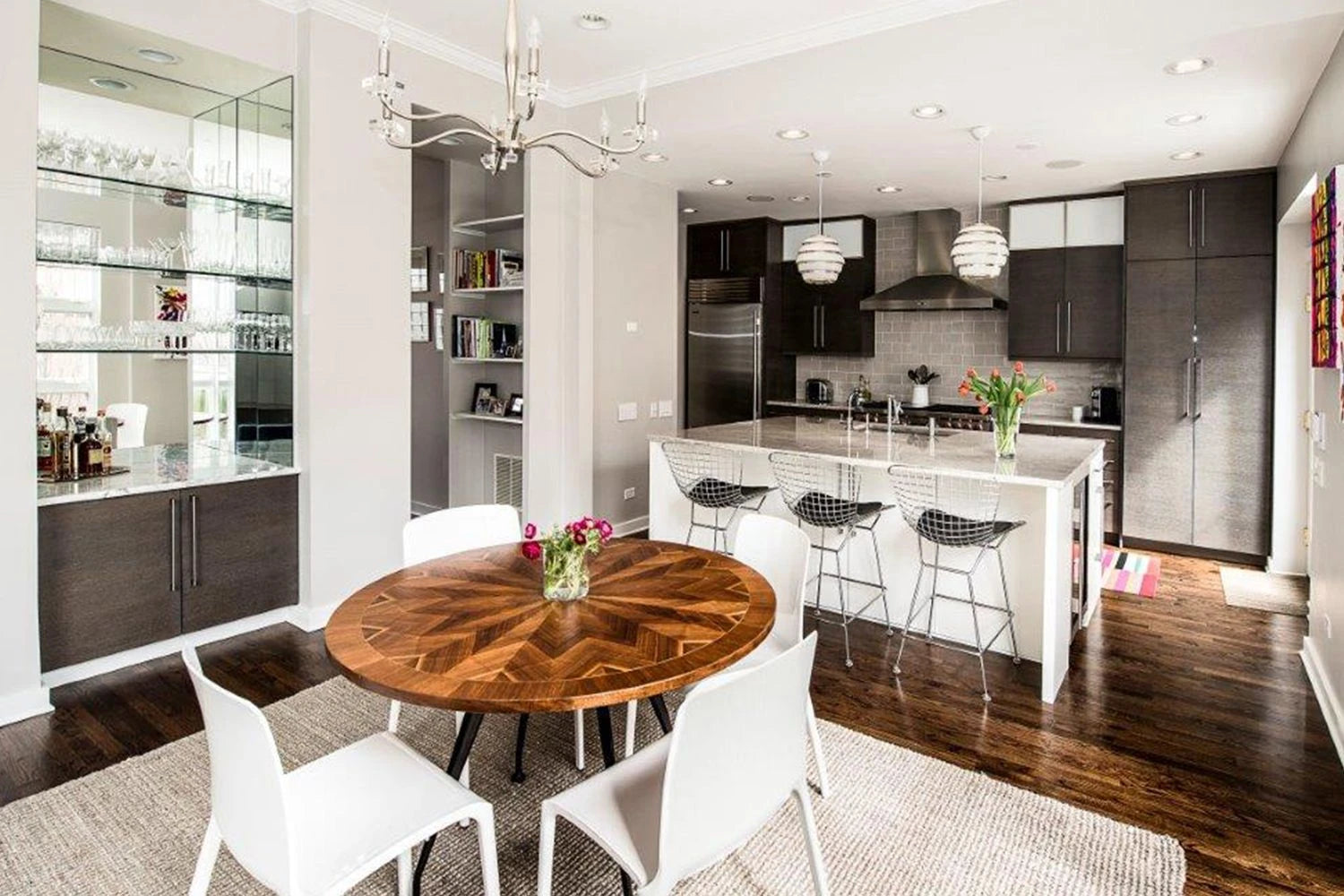 Lux Kitchen & Dining