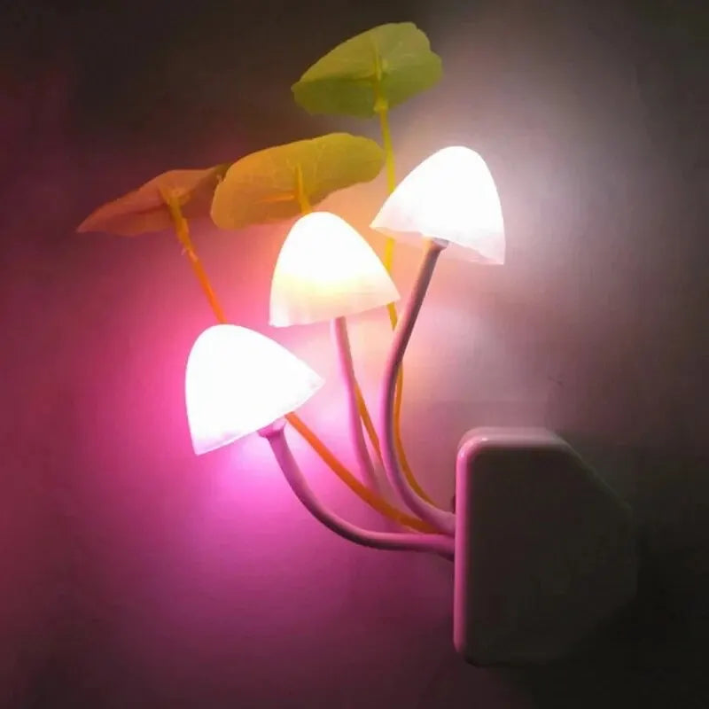Color-Changing Mushroom Night Light with Light Sensor – Plug-In LED Lamp for Kids & Cozy Decor (EU/US Plug)