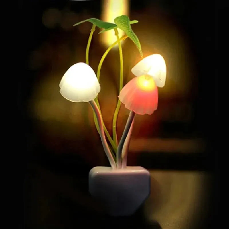 Color-Changing Mushroom Night Light with Light Sensor – Plug-In LED Lamp for Kids & Cozy Decor (EU/US Plug)